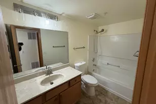 670 Mill Cir, Wheeling, IL 60090 - Photo 12