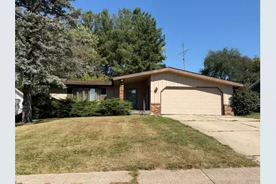 657 N Greenfield Drive, Freeport, IL 61032 - Photo 1