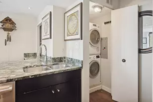 100 E Walton St, Chicago, IL 60611 - Photo 26