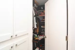 817 W Lakeside Pl, Chicago, IL 60640 - Photo 14