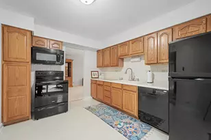 2099 Creekside Dr, Wheaton, IL 60189 - Photo 10