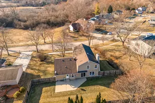 4075 N Parkside Dr, Hoffman Estates, IL 60192 - Photo 44