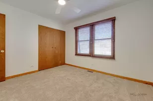 4075 N Parkside Dr, Hoffman Estates, IL 60192 - Photo 24