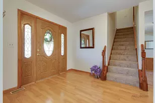 4075 N Parkside Dr, Hoffman Estates, IL 60192 - Photo 4