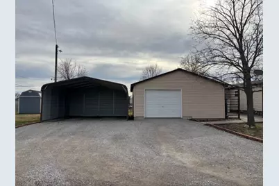 1300 Hamilton Street S, Salem, IL 62881 - Photo 2