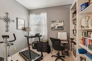 688 Cadillac Cir, Romeoville, IL 60446 - Photo 18