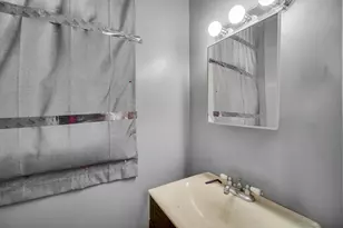 1025 Grant Ave, Rockford, IL 61103 - Photo 16