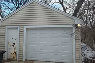 332 Oswego St, Park Forest, IL 60466 - Photo 6