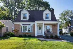 453 Longfellow Ave, Deerfield, IL 60015 - Photo 1