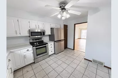 3715 35th Street #3, Moline, IL 61265 - Photo 8