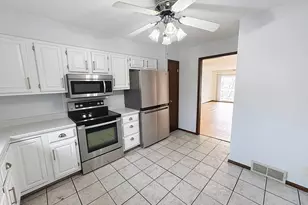 3715 35th St, Moline, IL 61265 - Photo 8