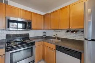 655 W Irving Park Rd, Chicago, IL 60613 - Photo 12