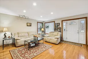 35 Tremont Rd, Fox Lake, IL 60020 - Photo 2