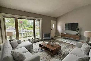 395 166th St, Calumet City, IL 60409 - Photo 4