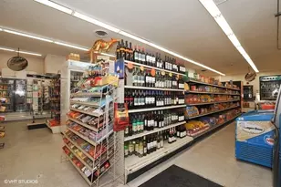 3950 N Lake Shore Dr, Chicago, IL 60613 - Photo 16