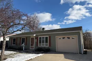 533 Glen Ave, Romeoville, IL 60446 - Photo 2