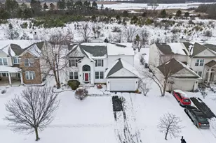 1076 Goldfinch Ln, Antioch, IL 60002 - Photo 2