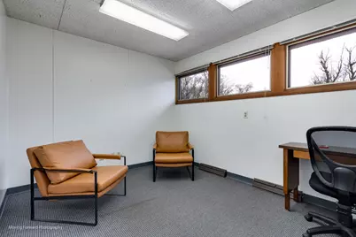 2829 Glenwood Avenue, Rockford, IL 61101 - Photo 10