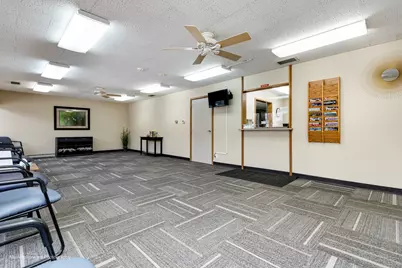 2829 Glenwood Avenue, Rockford, IL 61101 - Photo 4