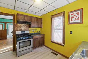 1035 S 3rd Ave, Kankakee, IL 60901 - Photo 8