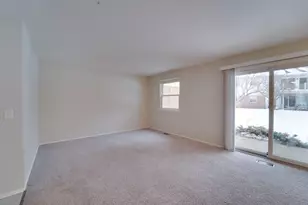 160 Stirling Ln, Schaumburg, IL 60194 - Photo 6