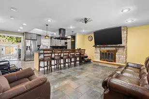 1325 Amber Dr, Montgomery, IL 60538 - Photo 2