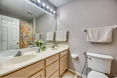 172 N East River Road #L, Des Plaines, IL 60016 - Photo 14