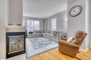 172 N East River Rd, Des Plaines, IL 60016 - Photo 6