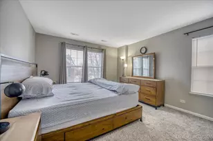 172 N East River Rd, Des Plaines, IL 60016 - Photo 12