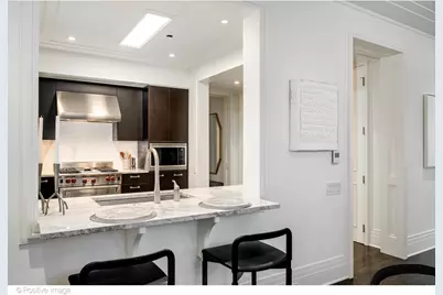 159 E Walton Place #7G, Chicago, IL 60611 - Photo 14