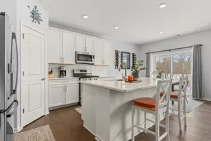 1241 Draper Rd, McHenry, IL 60050 - Photo 8