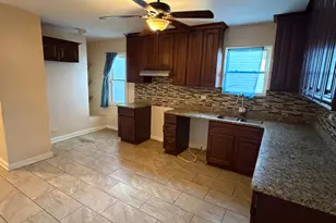 10806 S Eggleston Ave, Chicago, IL 60628 - Photo 4