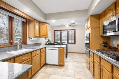 161 S Aldine Avenue, Elgin, IL 60123 - Photo 10