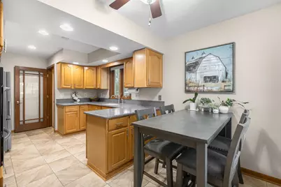 161 S Aldine Avenue, Elgin, IL 60123 - Photo 6