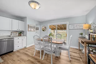 214 8th St E, Milan, IL 61264 - Photo 12