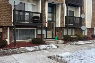 10640 Brooks Ln, Chicago Ridge, IL 60415 - Photo 1