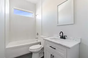 3655 S Indiana Ave, Chicago, IL 60653 - Photo 12