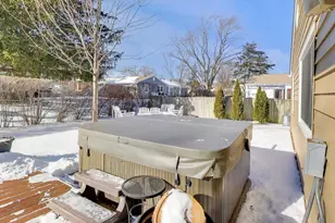 462 Longwood Dr, Buffalo Grove, IL 60089 - Photo 14