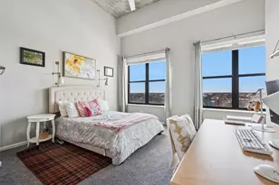 1122 W Catalpa Ave, Chicago, IL 60640 - Photo 2