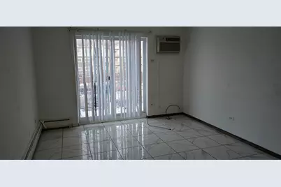 212 Shorewood Drive #2B, Glendale Heights, IL 60139 - Photo 2