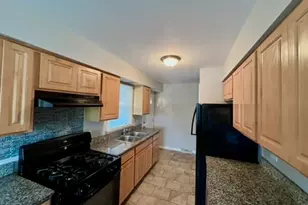 606 E 164th Pl, South Holland, IL 60473 - Photo 8