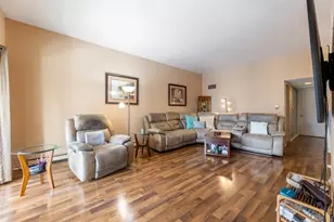 4123 W 98th St, Oak Lawn, IL 60453 - Photo 2