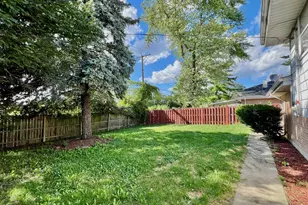 16046 Prairie Ave, South Holland, IL 60473 - Photo 20