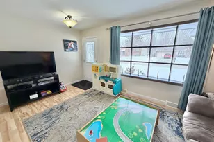 5639 Haddon Pl, Rockford, IL 61114 - Photo 2