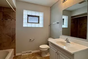 519 Paxton Ave, Calumet City, IL 60409 - Photo 10