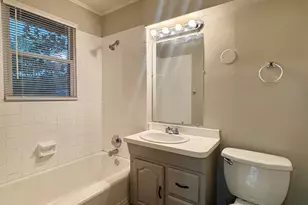 129 Warwick St, Park Forest, IL 60466 - Photo 10