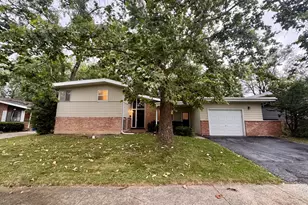 129 Warwick St, Park Forest, IL 60466 - Photo 1