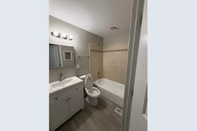 1840 W Highland Avenue #E204, Elgin, IL 60123 - Photo 8