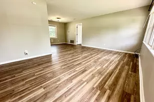 34W744 N James Dr, Saint Charles, IL 60174 - Photo 2