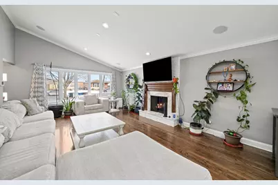 9016 S 48th Court, Oak Lawn, IL 60453 - Photo 12